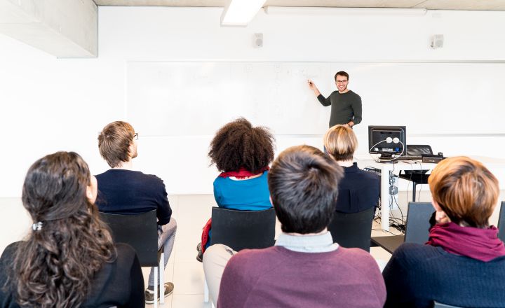 BIDSA SEMINAR: A Theory of Spectral Clustering